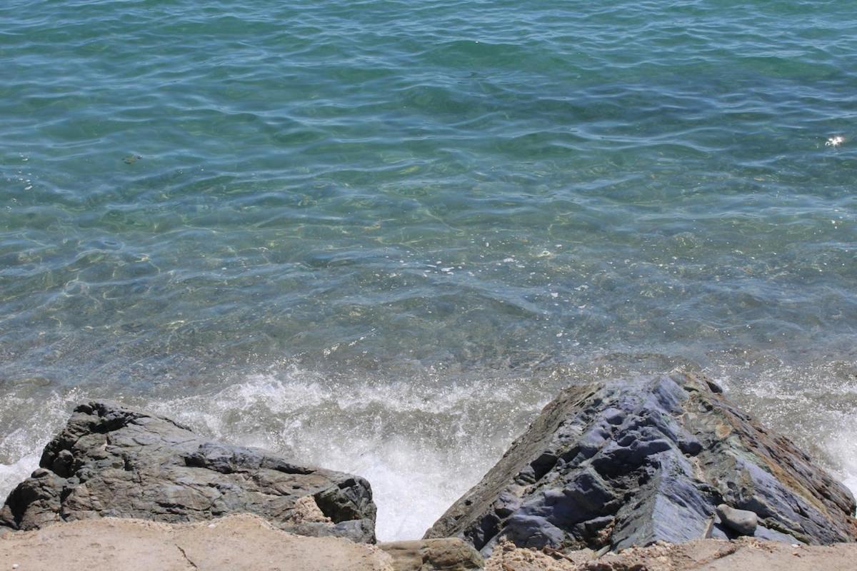 圣尼科劳Bord de mer, pieds dans l'eau, vue panoramique别墅 外观 照片